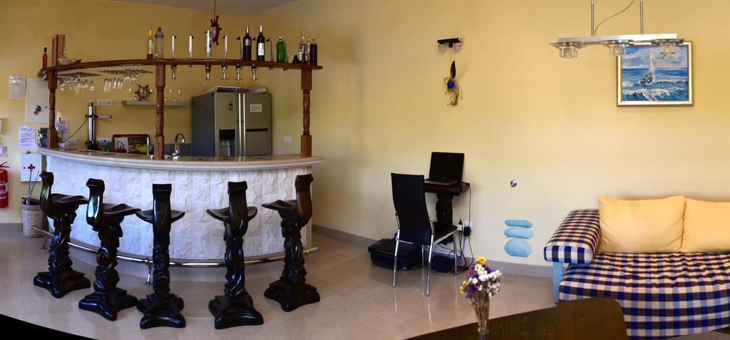 Apartments " Happy Villa " Splitska Room photo